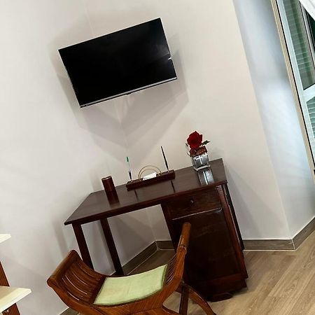 Apartamento A Casa E Mamma' Nápoles Exterior foto